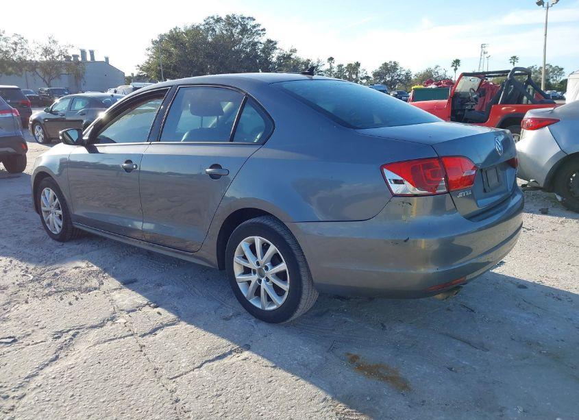 Photo 3 of 2011 Volkswagen Jetta 2.5L SE (VIN 3VWDZ7AJ5BM399041)
