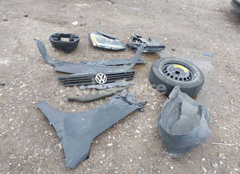 Photo 12 of 2011 Volkswagen Jetta 2.5L SE (VIN 3VWDZ7AJ6BM317592)