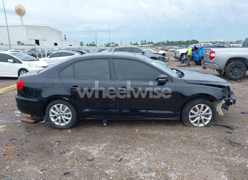 Photo 14 of 2011 Volkswagen Jetta 2.5L SE (VIN 3VWDZ7AJ6BM317592)