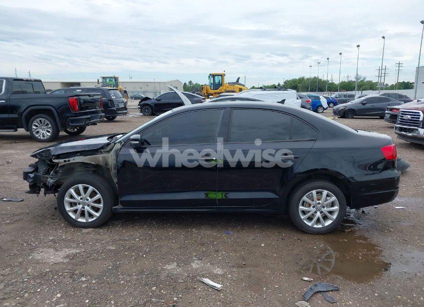 Photo 15 of 2011 Volkswagen Jetta 2.5L SE (VIN 3VWDZ7AJ6BM317592)