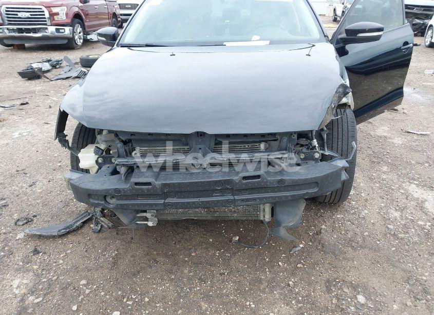 Photo 6 of 2011 Volkswagen Jetta 2.5L SE (VIN 3VWDZ7AJ6BM317592)