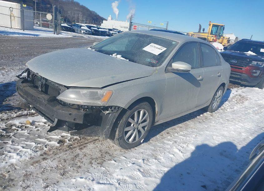 Photo 2 of 2011 Volkswagen Jetta 2.5L SE (VIN 3VWDZ7AJ6BM336255)