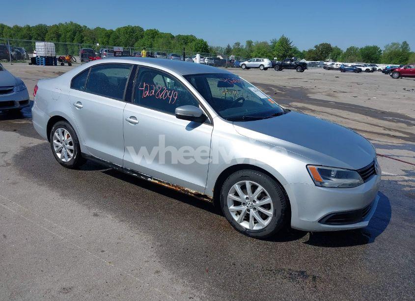 2011 Volkswagen Jetta 2.5L SE (VIN 3VWDZ7AJ6BM346719) main photo