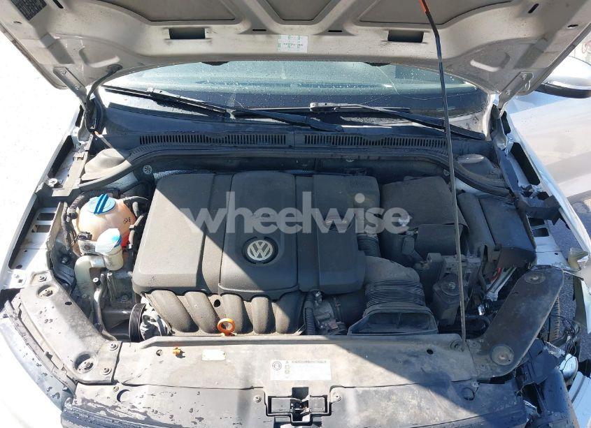 Photo 10 of 2011 Volkswagen Jetta 2.5L SE (VIN 3VWDZ7AJ6BM346719)
