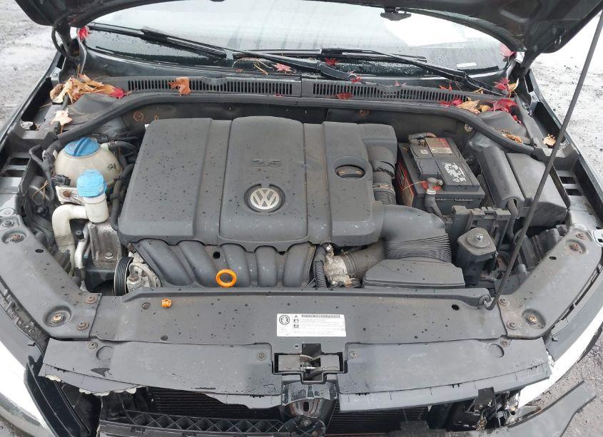 Photo 10 of 2011 Volkswagen Jetta 2.5L SE (VIN 3VWDZ7AJ6BM348020)