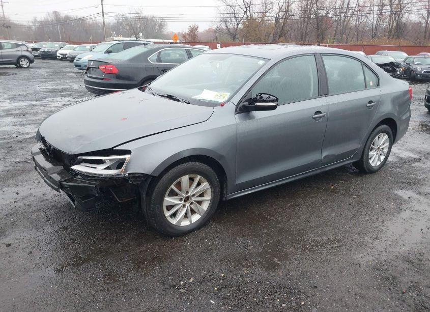 Photo 2 of 2011 Volkswagen Jetta 2.5L SE (VIN 3VWDZ7AJ6BM348020)