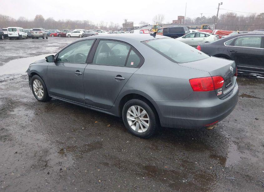 Photo 3 of 2011 Volkswagen Jetta 2.5L SE (VIN 3VWDZ7AJ6BM348020)