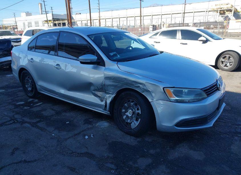 2011 Volkswagen Jetta 2.5L SE (VIN 3VWDZ7AJ6BM360278) main photo