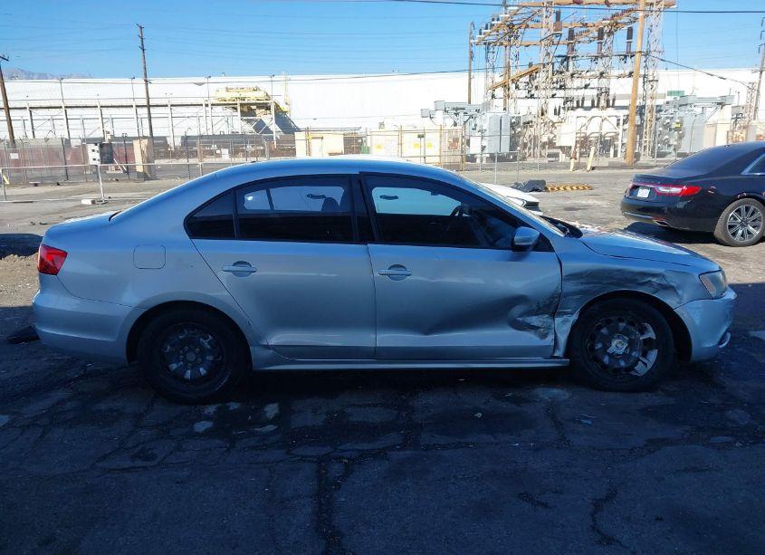 Photo 13 of 2011 Volkswagen Jetta 2.5L SE (VIN 3VWDZ7AJ6BM360278)