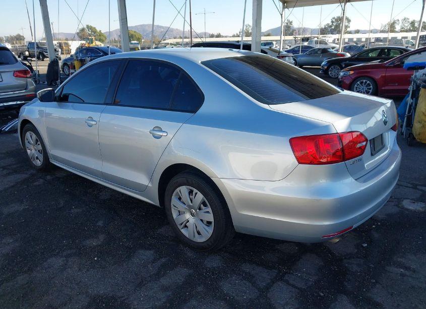 Photo 3 of 2011 Volkswagen Jetta 2.5L SE (VIN 3VWDZ7AJ6BM360278)