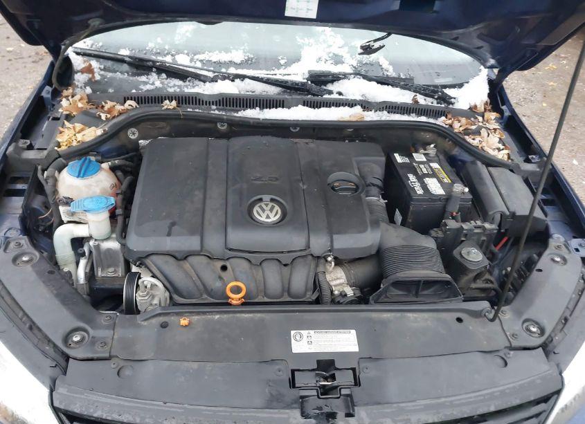 Photo 10 of 2011 Volkswagen Jetta 2.5L SE (VIN 3VWDZ7AJ6BM396410)