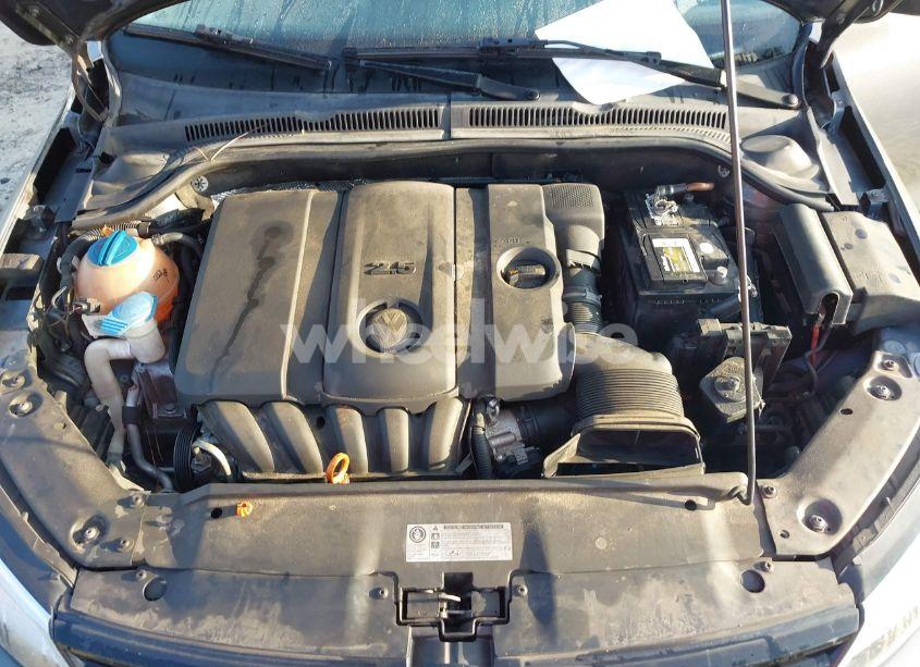 Photo 10 of 2011 Volkswagen Jetta 2.5L SE (VIN 3VWDZ7AJ7BM024817)