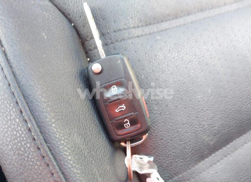 Photo 11 of 2011 Volkswagen Jetta 2.5L SE (VIN 3VWDZ7AJ7BM024817)