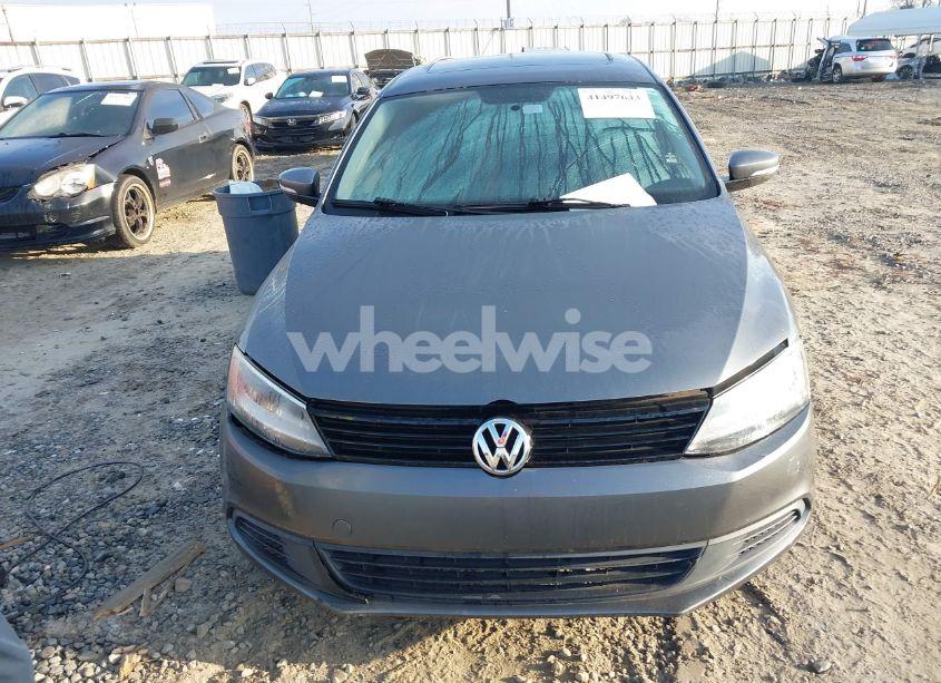 Photo 12 of 2011 Volkswagen Jetta 2.5L SE (VIN 3VWDZ7AJ7BM024817)