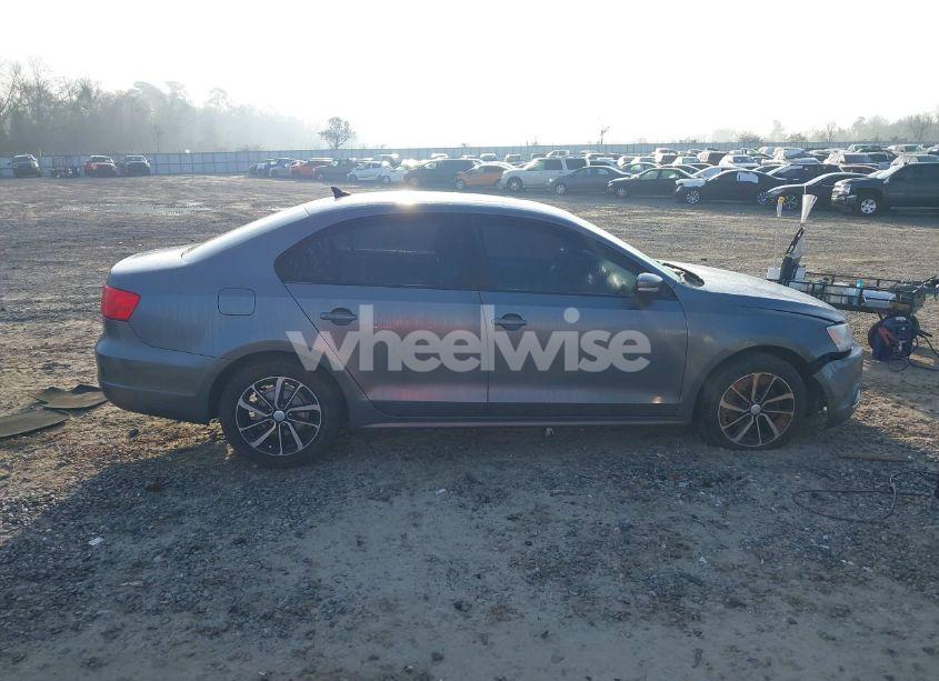 Photo 13 of 2011 Volkswagen Jetta 2.5L SE (VIN 3VWDZ7AJ7BM024817)