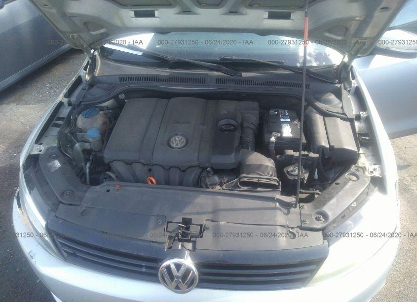 Photo 10 of 2011 Volkswagen Jetta 2.5L SE (VIN 3VWDZ7AJ7BM082104)