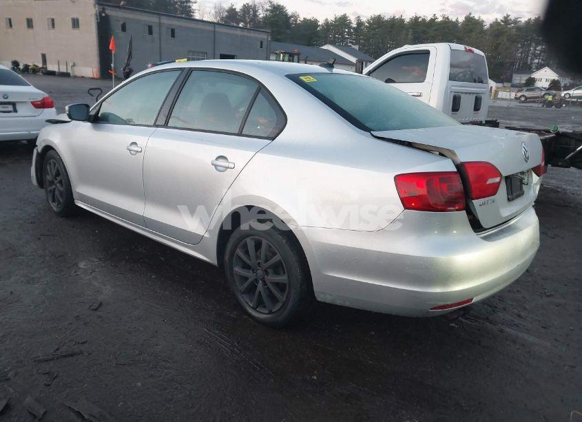 Photo 3 of 2011 Volkswagen Jetta 2.5L SE (VIN 3VWDZ7AJ7BM107258)