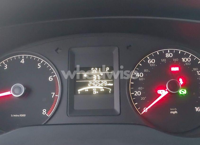 Photo 7 of 2011 Volkswagen Jetta 2.5L SE (VIN 3VWDZ7AJ7BM107258)