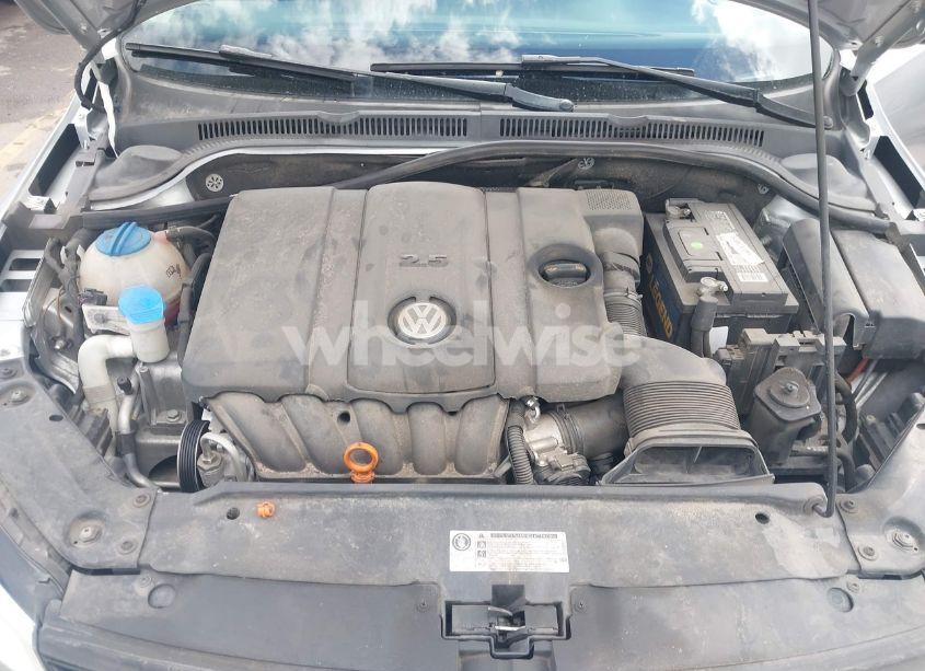 Photo 10 of 2011 Volkswagen Jetta 2.5L SE (VIN 3VWDZ7AJ7BM340220)