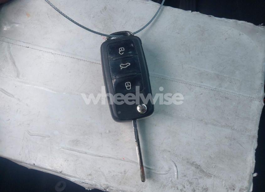 Photo 11 of 2011 Volkswagen Jetta 2.5L SE (VIN 3VWDZ7AJ7BM340220)