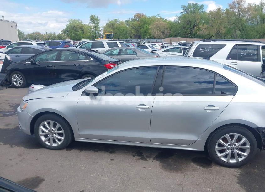 Photo 15 of 2011 Volkswagen Jetta 2.5L SE (VIN 3VWDZ7AJ7BM340220)