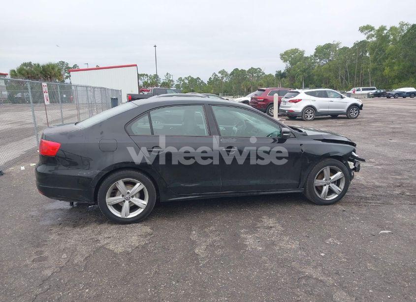 Photo 13 of 2011 Volkswagen Jetta 2.5L SE (VIN 3VWDZ7AJ7BM347121)