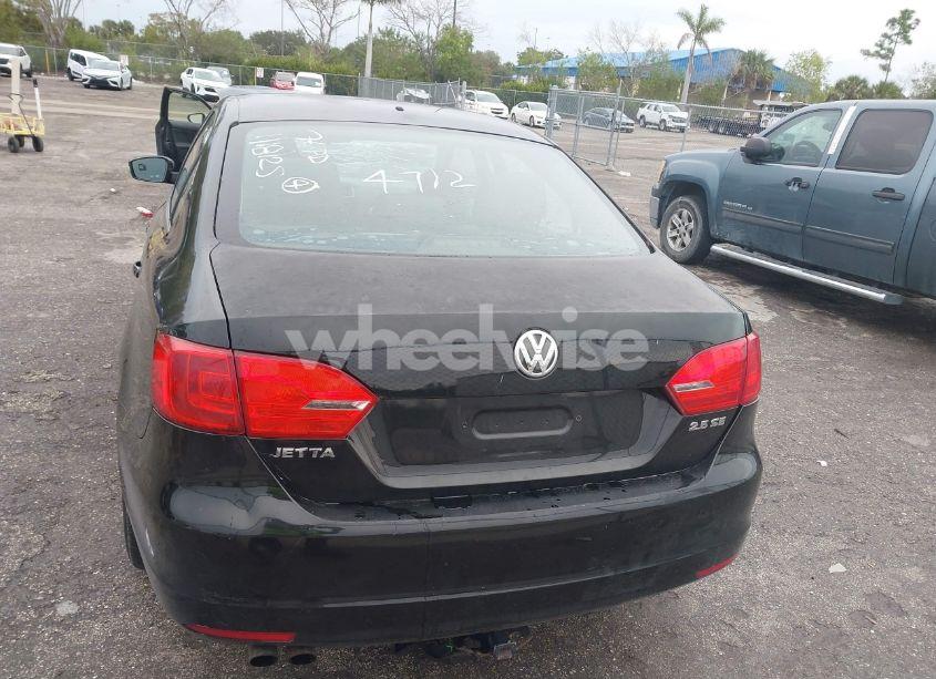 Photo 16 of 2011 Volkswagen Jetta 2.5L SE (VIN 3VWDZ7AJ7BM347121)