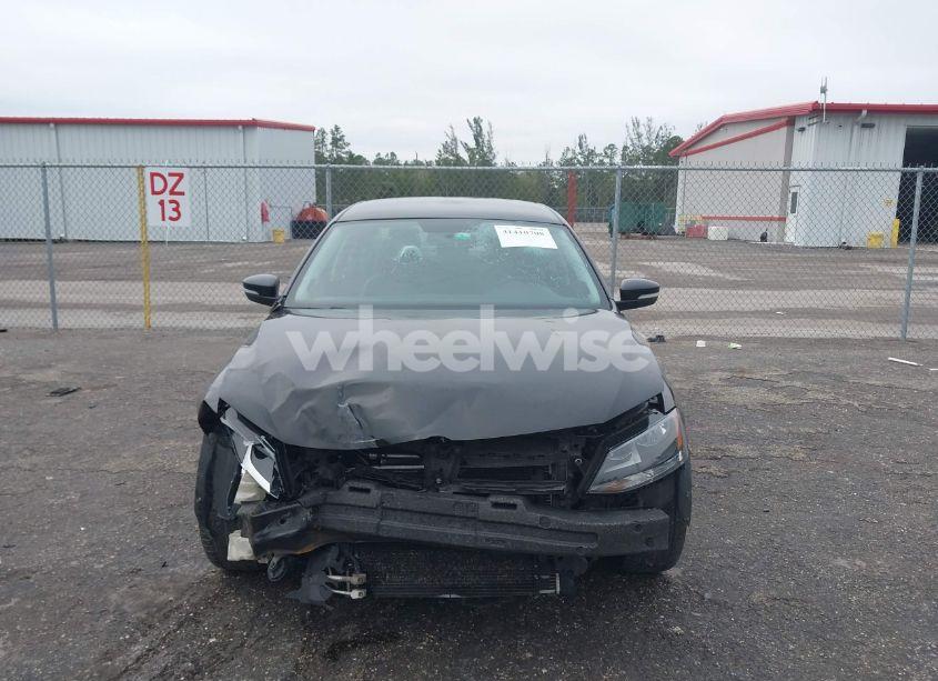 Photo 6 of 2011 Volkswagen Jetta 2.5L SE (VIN 3VWDZ7AJ7BM347121)