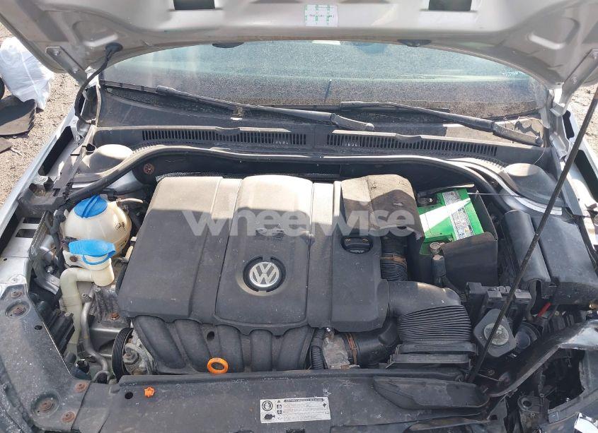 Photo 10 of 2011 Volkswagen Jetta 2.5L SE (VIN 3VWDZ7AJ7BM368275)