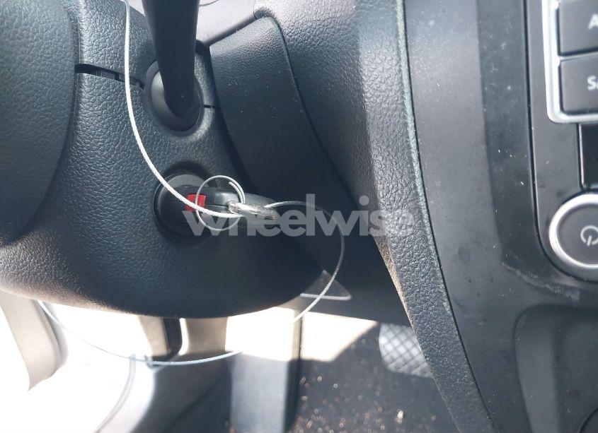 Photo 11 of 2011 Volkswagen Jetta 2.5L SE (VIN 3VWDZ7AJ7BM368275)