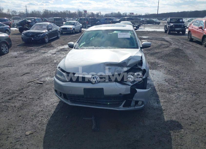 Photo 12 of 2011 Volkswagen Jetta 2.5L SE (VIN 3VWDZ7AJ7BM368275)