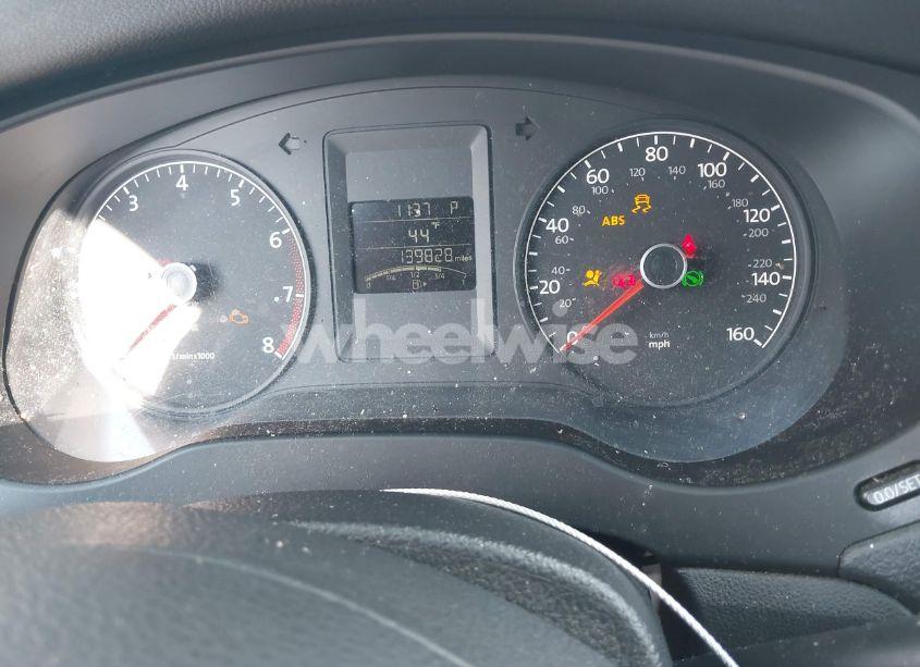 Photo 7 of 2011 Volkswagen Jetta 2.5L SE (VIN 3VWDZ7AJ7BM368275)