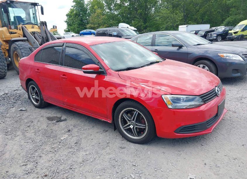 2011 Volkswagen Jetta 2.5L SE (VIN 3VWDZ7AJ7BM374691) main photo