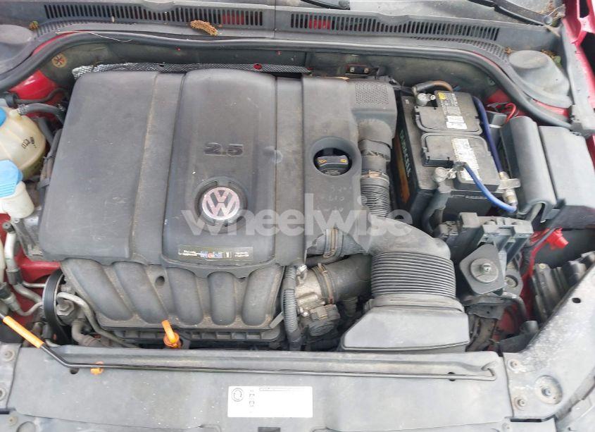 Photo 10 of 2011 Volkswagen Jetta 2.5L SE (VIN 3VWDZ7AJ7BM374691)