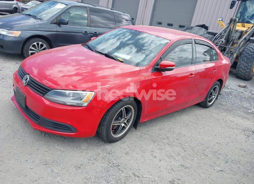 Photo 2 of 2011 Volkswagen Jetta 2.5L SE (VIN 3VWDZ7AJ7BM374691)