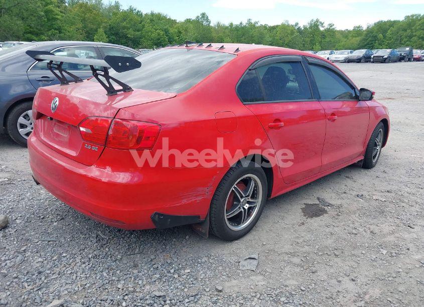 Photo 4 of 2011 Volkswagen Jetta 2.5L SE (VIN 3VWDZ7AJ7BM374691)