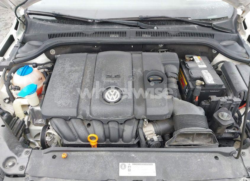 Photo 10 of 2011 Volkswagen Jetta 2.5L SE (VIN 3VWDZ7AJ7BM381317)