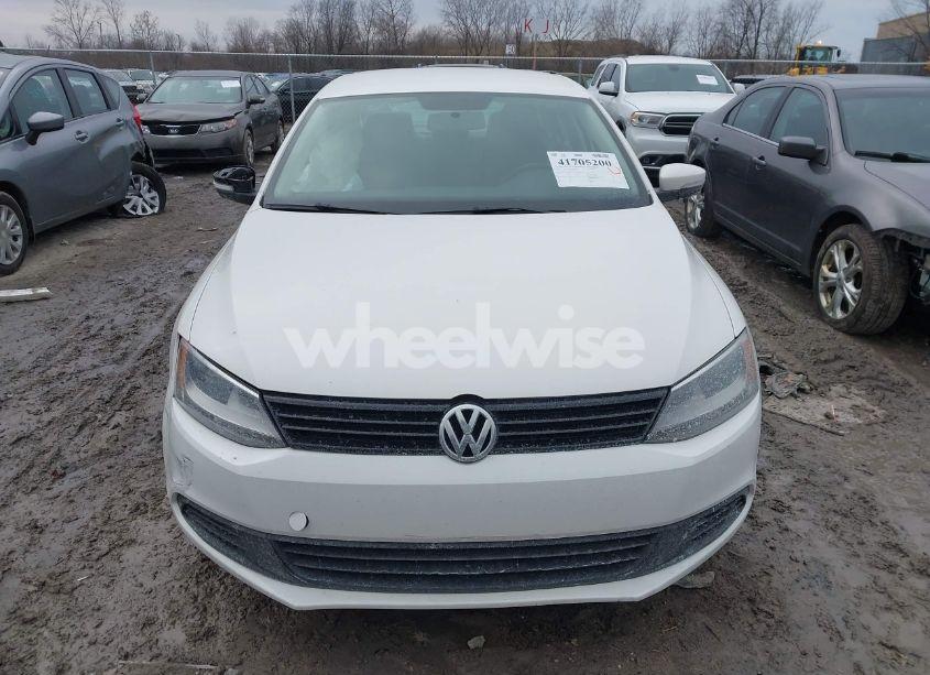 Photo 13 of 2011 Volkswagen Jetta 2.5L SE (VIN 3VWDZ7AJ7BM381317)