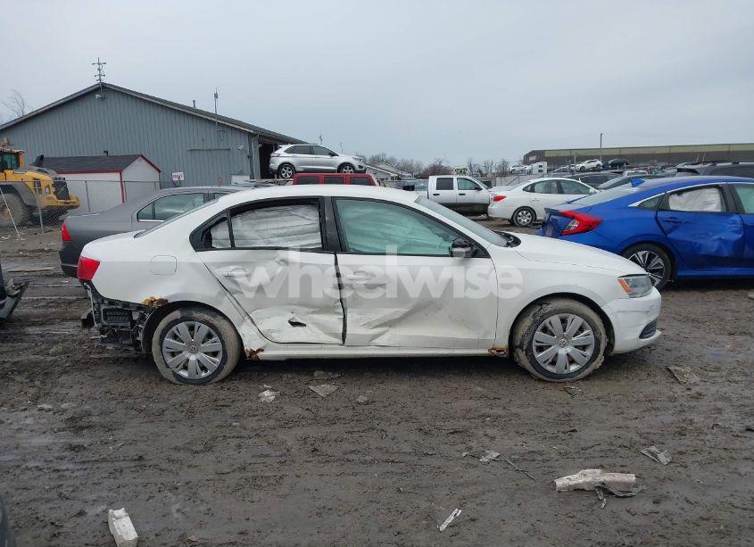 Photo 14 of 2011 Volkswagen Jetta 2.5L SE (VIN 3VWDZ7AJ7BM381317)