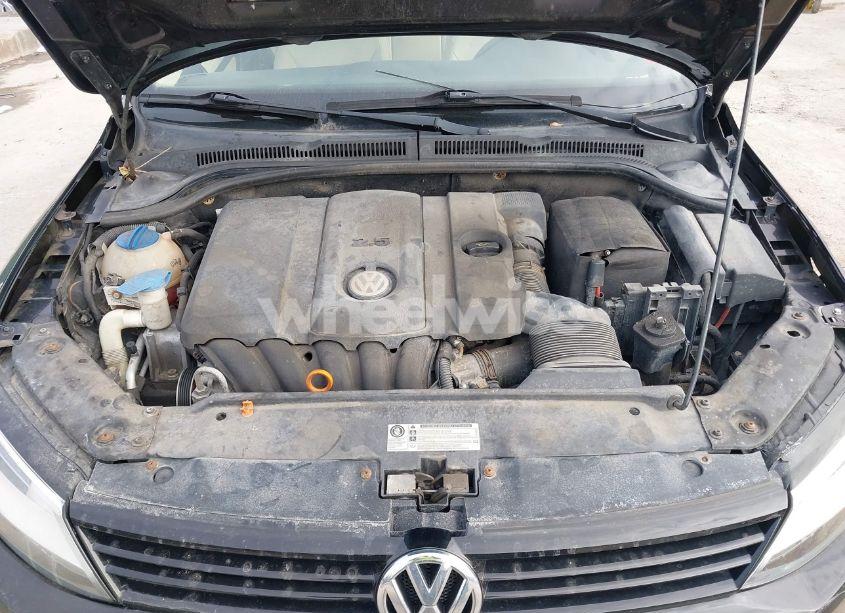 Photo 10 of 2011 Volkswagen Jetta 2.5L SE (VIN 3VWDZ7AJ7BM383262)