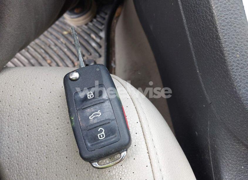 Photo 11 of 2011 Volkswagen Jetta 2.5L SE (VIN 3VWDZ7AJ7BM383262)