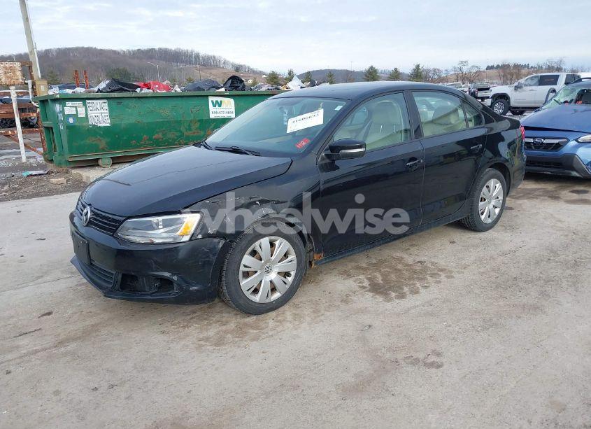 Photo 2 of 2011 Volkswagen Jetta 2.5L SE (VIN 3VWDZ7AJ7BM383262)