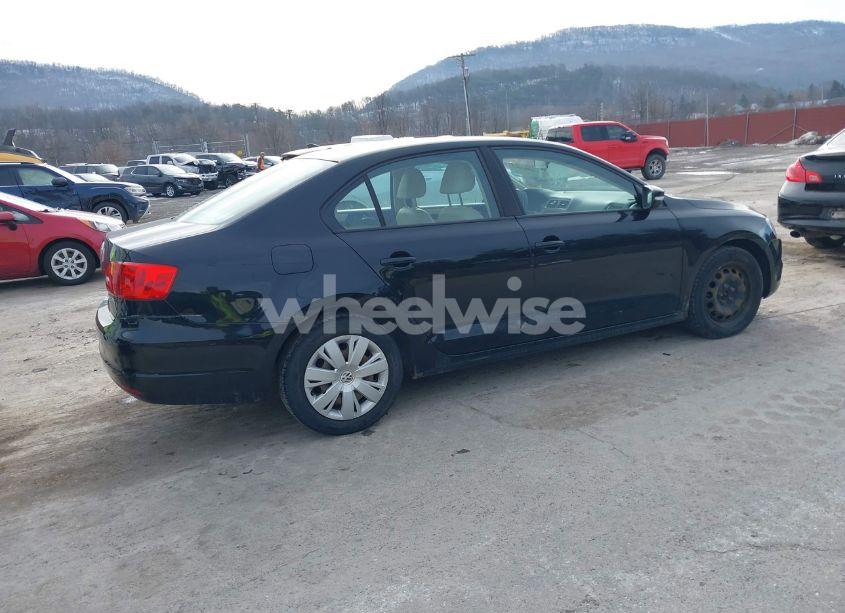 Photo 4 of 2011 Volkswagen Jetta 2.5L SE (VIN 3VWDZ7AJ7BM383262)