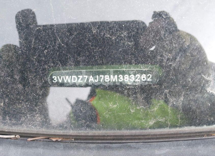 Photo 9 of 2011 Volkswagen Jetta 2.5L SE (VIN 3VWDZ7AJ7BM383262)