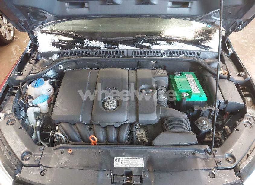 Photo 10 of 2011 Volkswagen Jetta 2.5L SE (VIN 3VWDZ7AJ8BM018119)