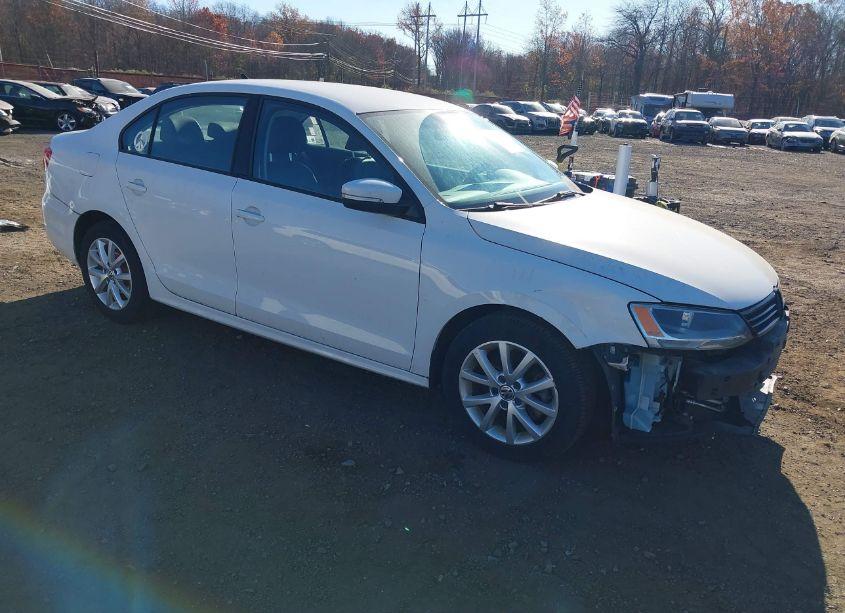2011 Volkswagen Jetta 2.5L SE (VIN 3VWDZ7AJ8BM021778) main photo