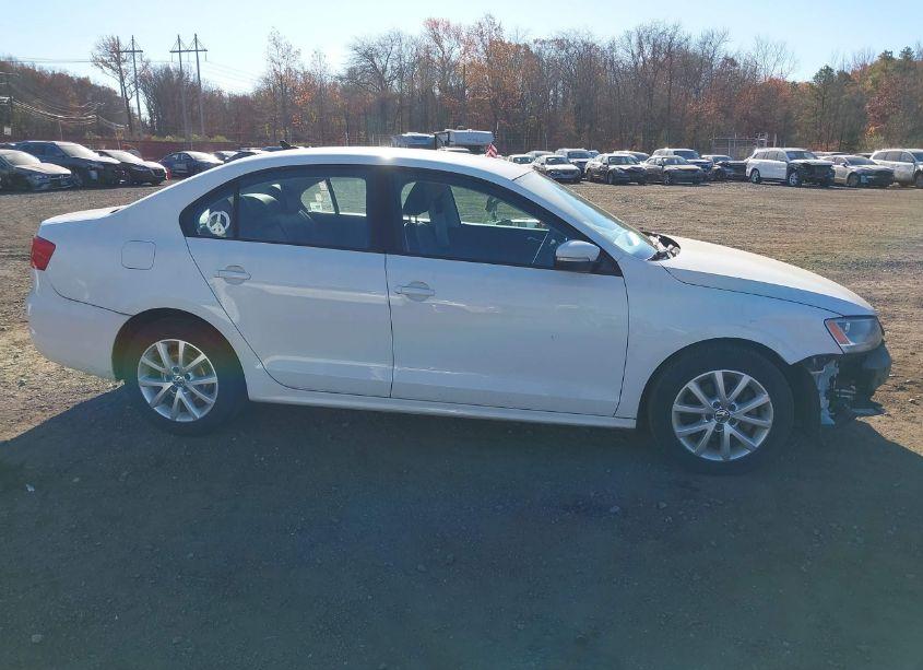 Photo 13 of 2011 Volkswagen Jetta 2.5L SE (VIN 3VWDZ7AJ8BM021778)