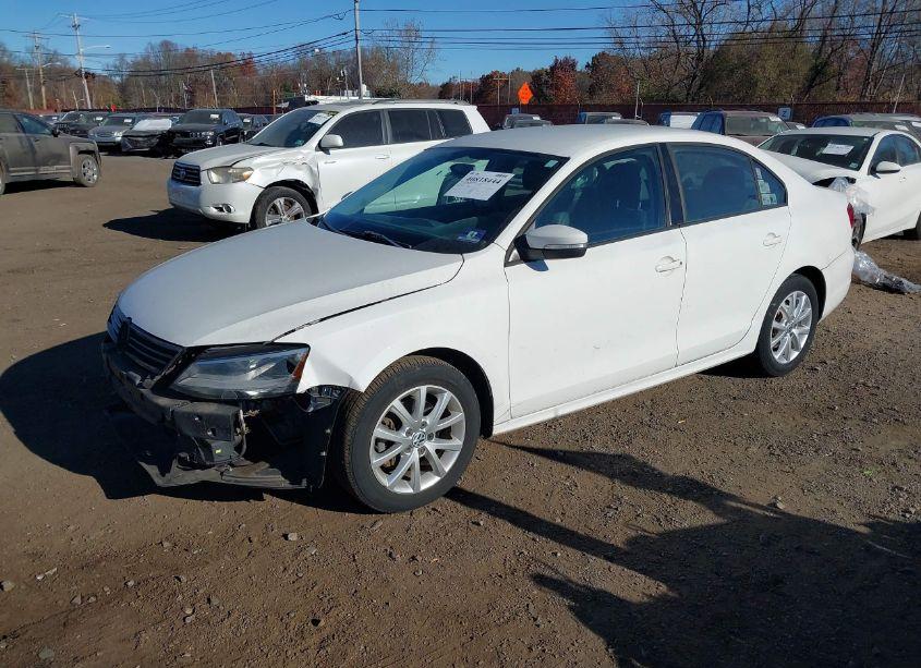 Photo 2 of 2011 Volkswagen Jetta 2.5L SE (VIN 3VWDZ7AJ8BM021778)