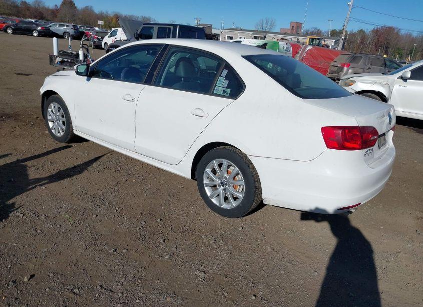 Photo 3 of 2011 Volkswagen Jetta 2.5L SE (VIN 3VWDZ7AJ8BM021778)