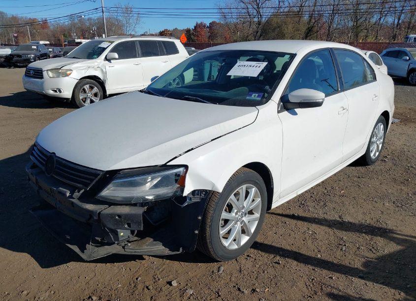 Photo 6 of 2011 Volkswagen Jetta 2.5L SE (VIN 3VWDZ7AJ8BM021778)